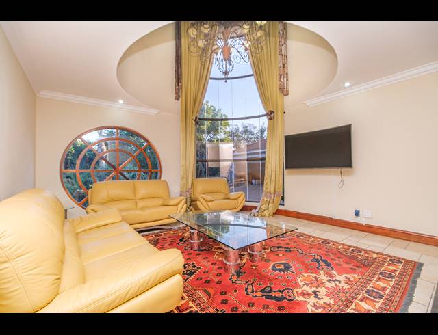 5 BEDROOM HOUSE FOR SALE IN HURLINGHAM MANOR